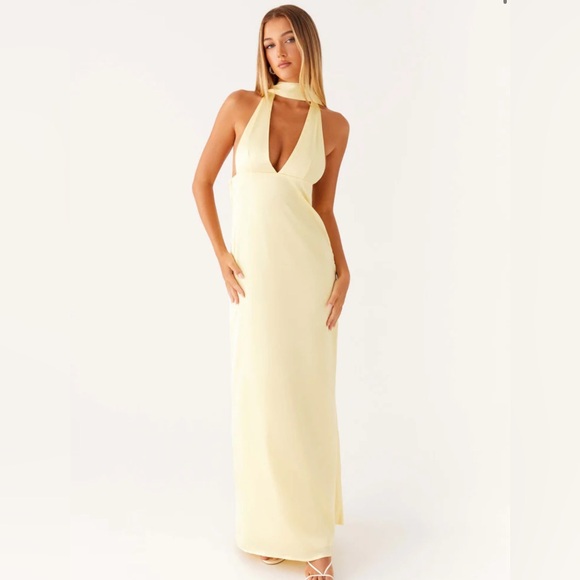 Elegant Cream Halter Maxi Dress - Picture 1 of 3